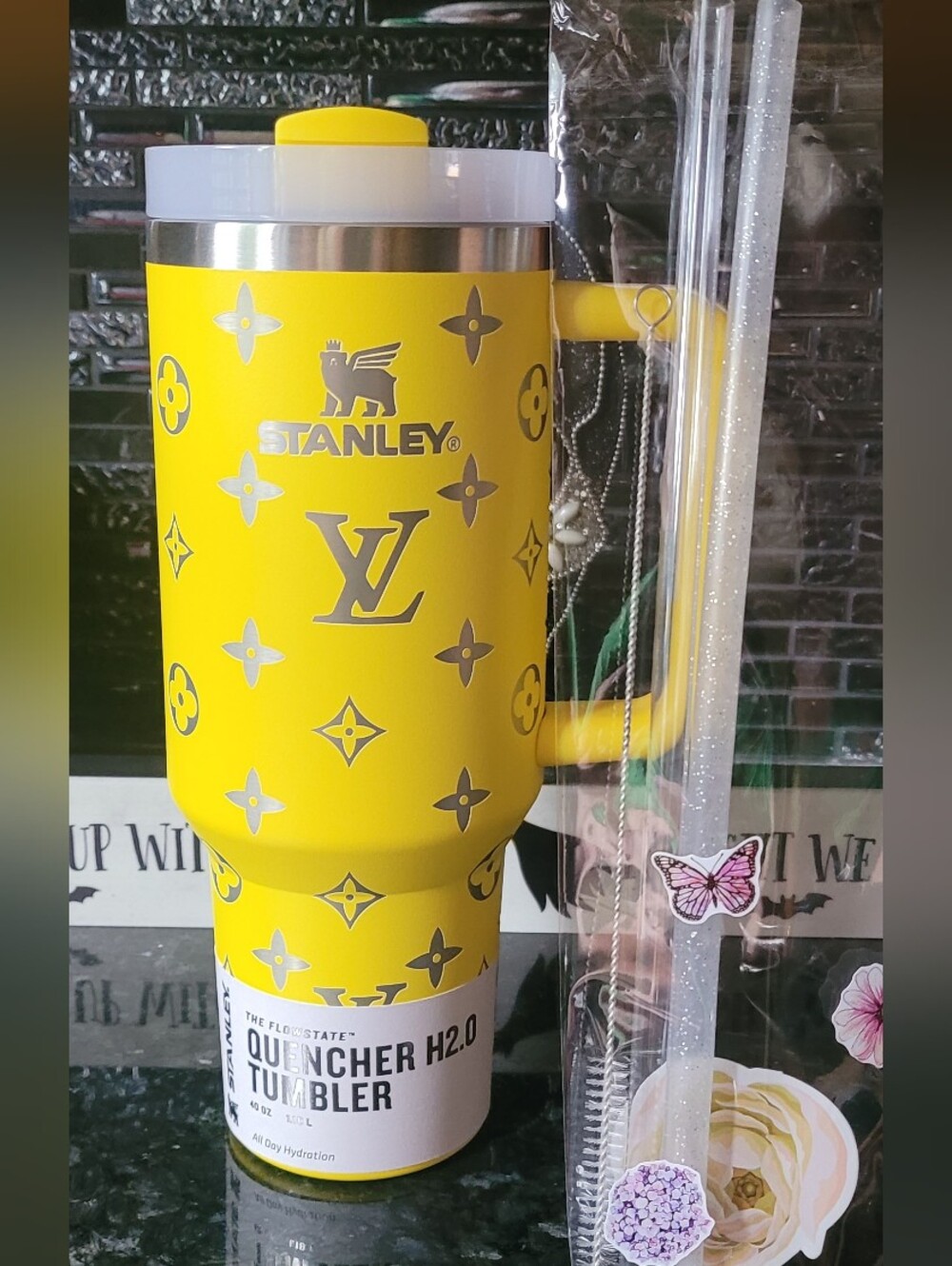 Stanley Quencher NWT LV H2.0 Tumbler - Bright Yellow 40oz